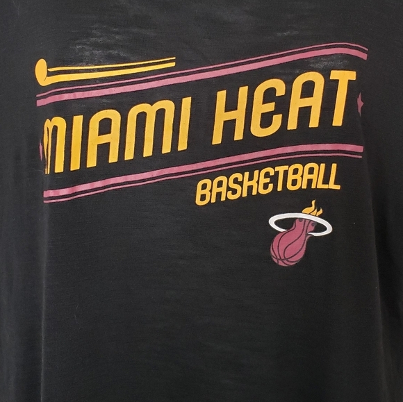 New NBA Miami Heat Basketball Tee Shirt Women's Size XL - Picture 7 of 14